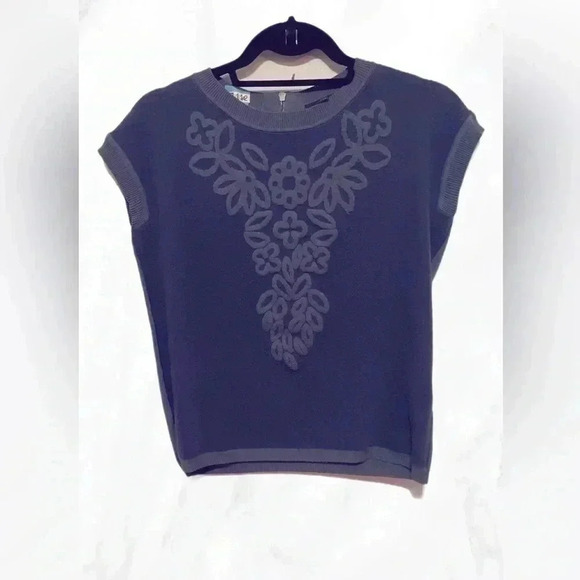 Weekend by Max Mara sleeveless  appliqué vest XS - Picture 2 of 5